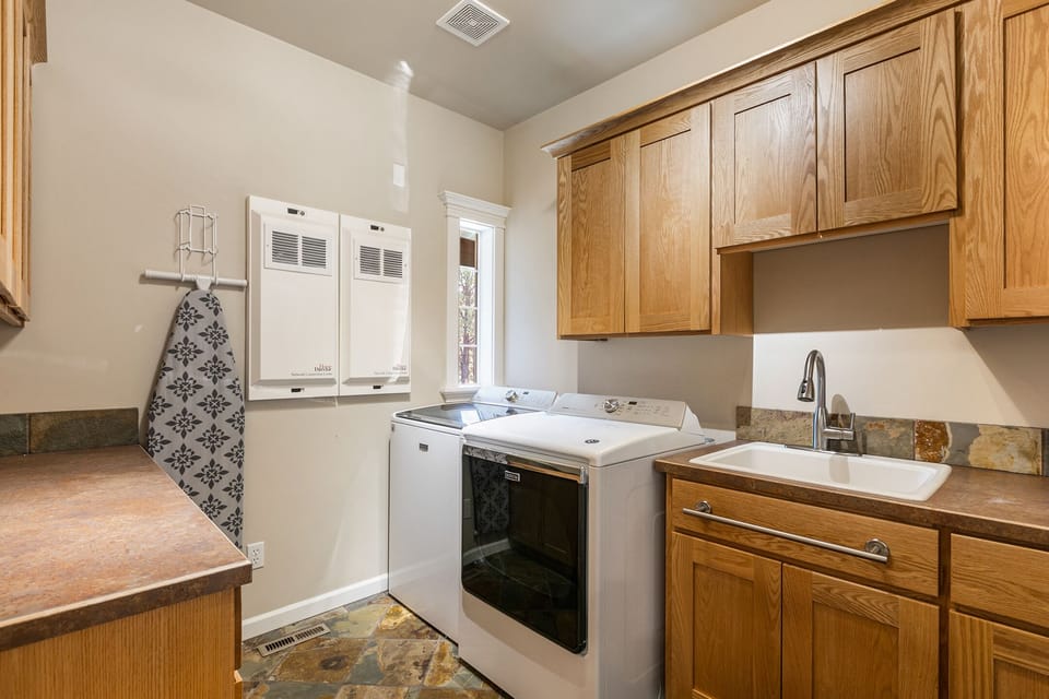 Laundry 1 Main Floor