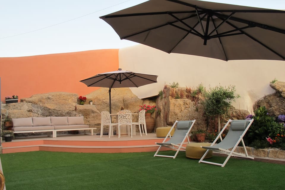 Lounge Exterior com zona de descanso. Disponível Churrasco Americano