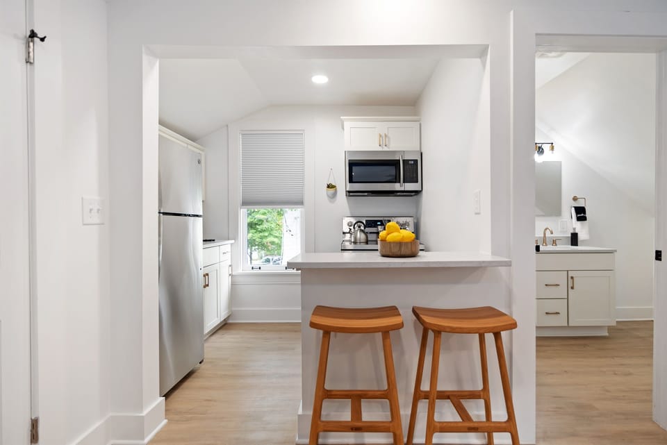 Small but mighty: the kitchen has everything you'll need!