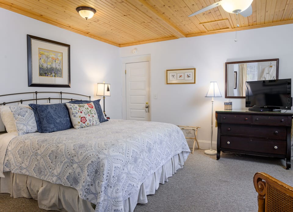 King bedroom #1 on the first floor w full private bath - the Blue Ridge Room