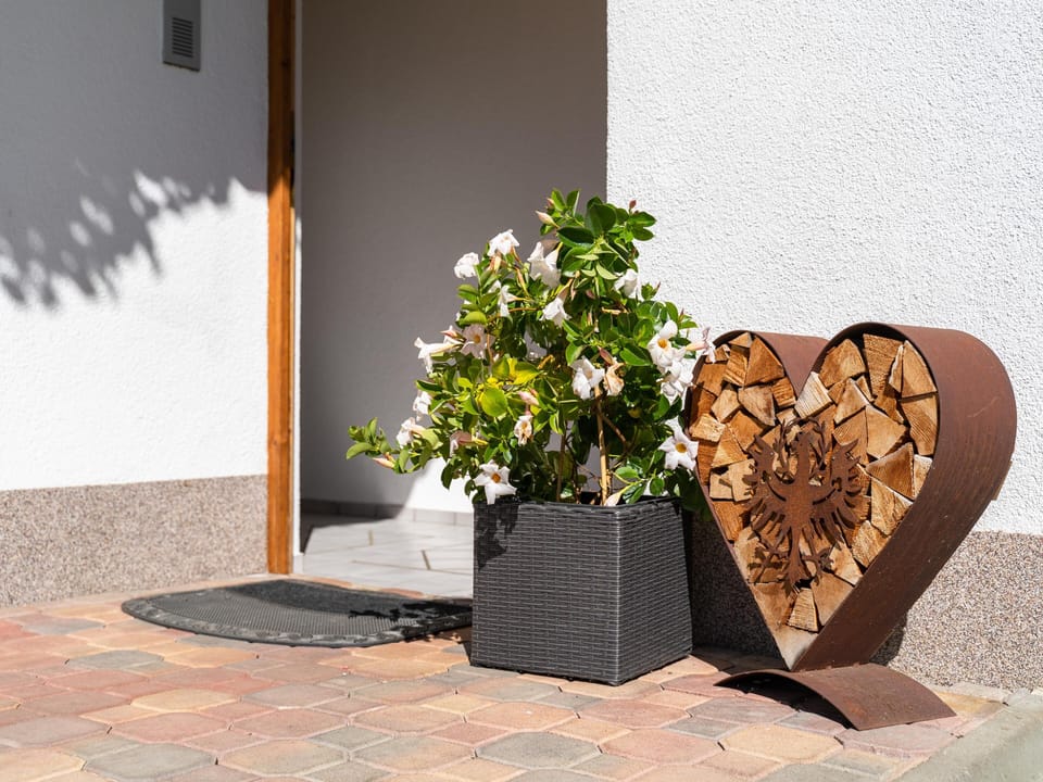 Entrance / Reception