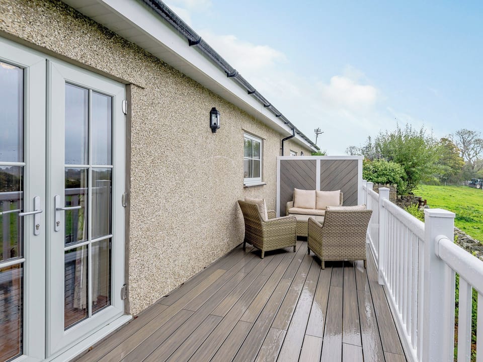 Decking | Beudy - Rhyddallt Ganol Cottages, Caethro, near Caernarfon