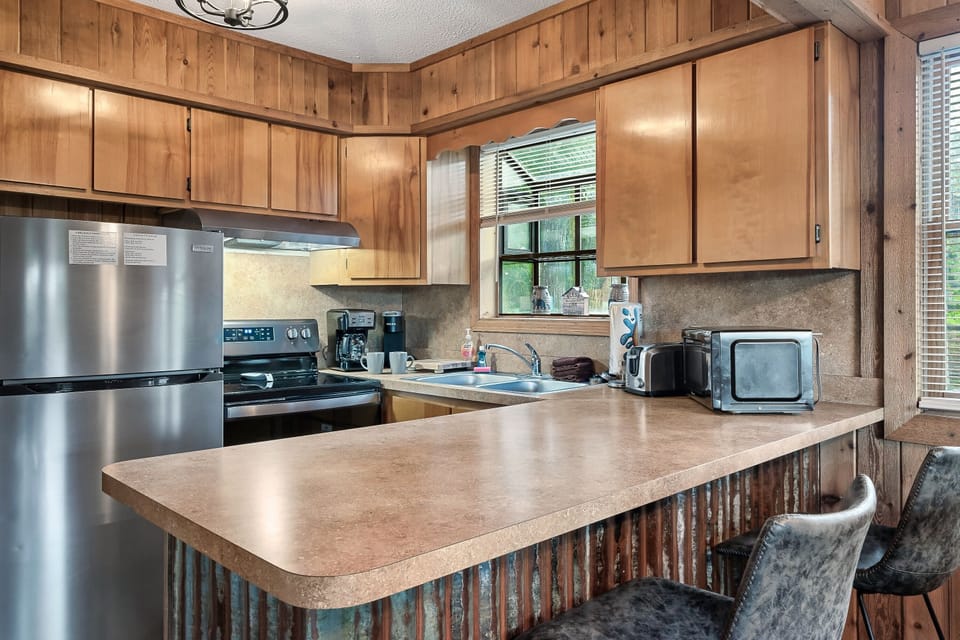 Fully stocked kitchen meets all your cooking needs!
