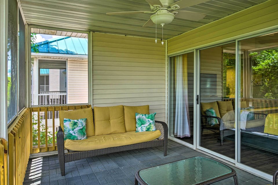 Screened-In Porch