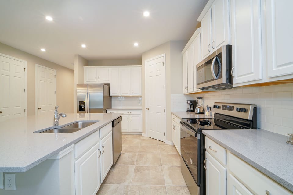 Fully equipped kitchen