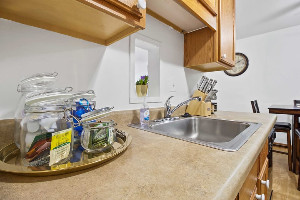 You've got several choices of tea and plenty of coffee and sugar.