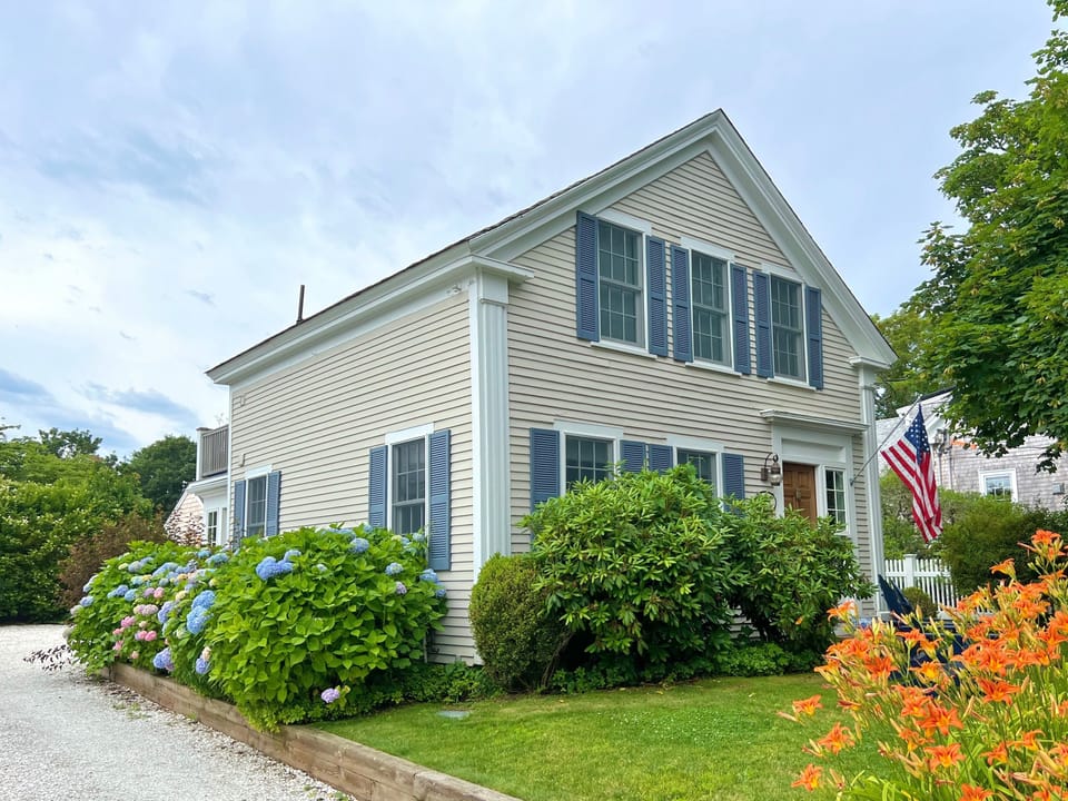 Welcome to Chatham!  3 bedroom house - Main Street - AC - charm and amenities