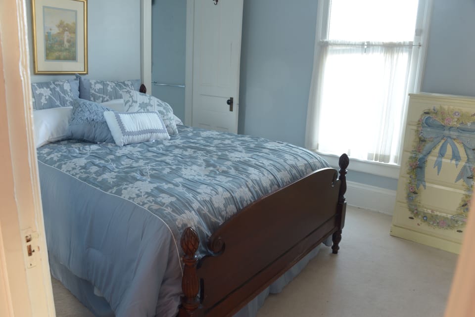 River Suite Bed
