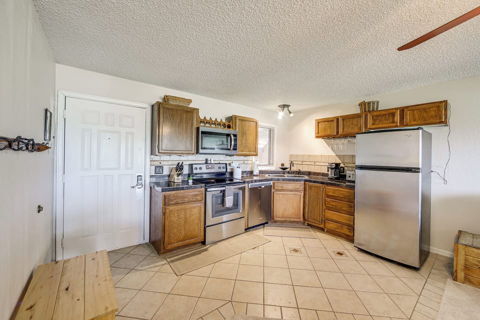 Kitchen | Fully Equipped