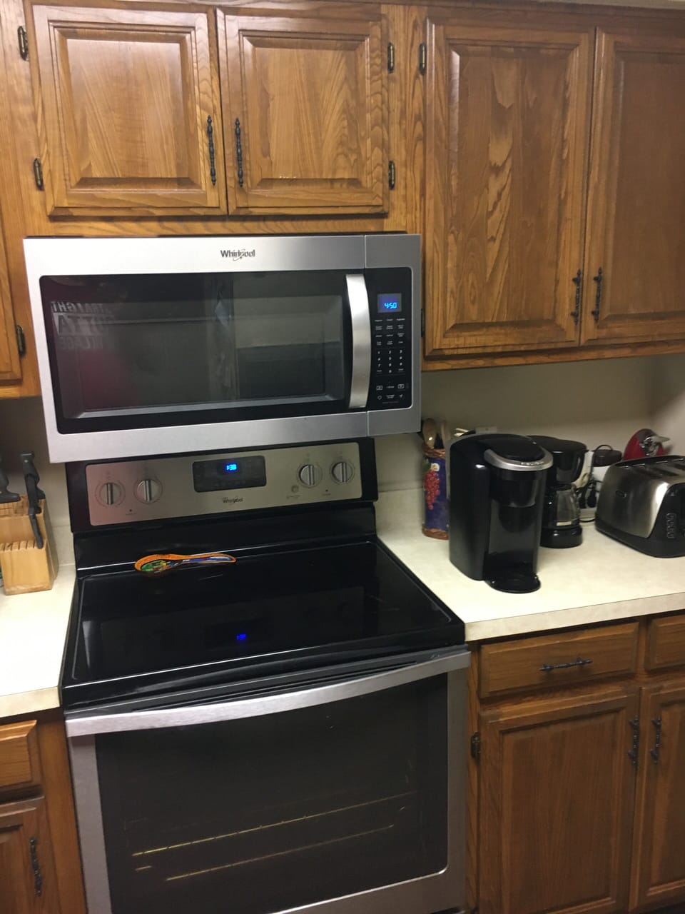 New appliances Keurig & regular coffee maker but fridge does not have ice maker 