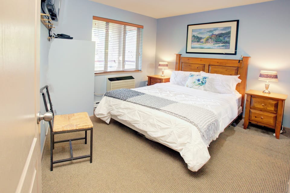 Private Master Bedroom