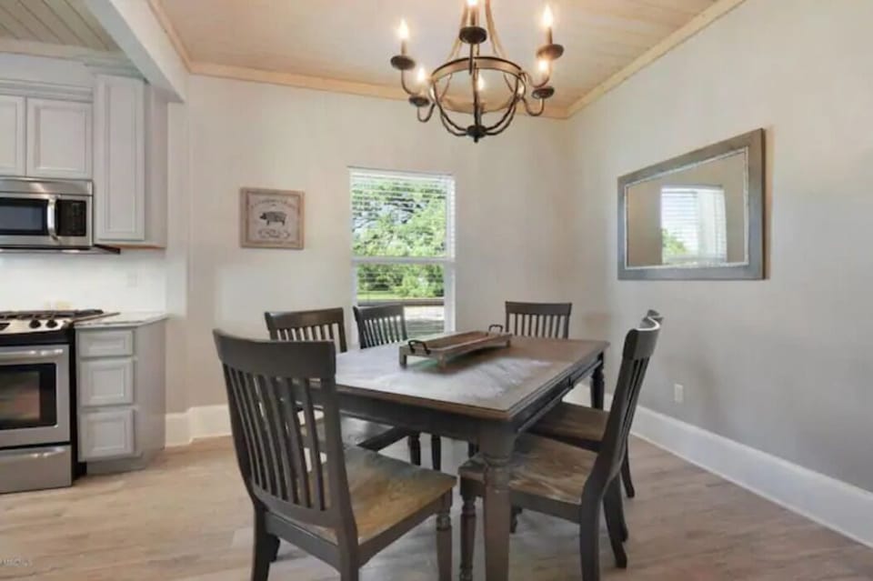 Dining Room- 6 chairs/table for the entire family. Located right off the kitchen