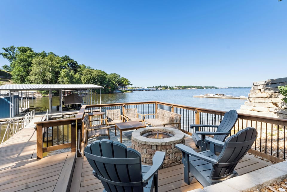 Stunning views of the main channel! Watch the sunset every night