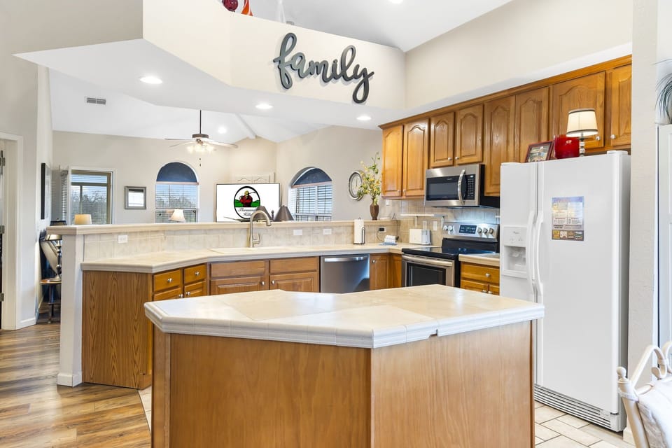 Plenty of Kitchen Counter and Cabinet Space