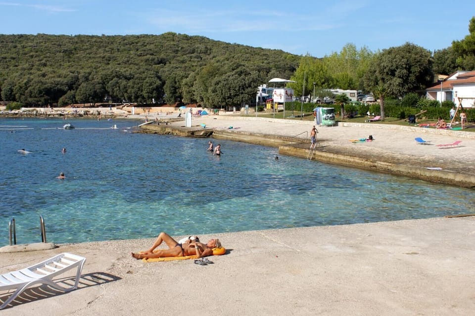 Nearby beaches