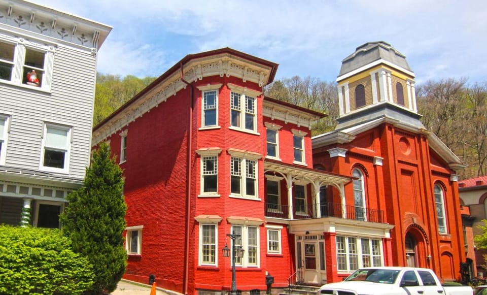 Great location steps from the Mauch Chunk Opera House