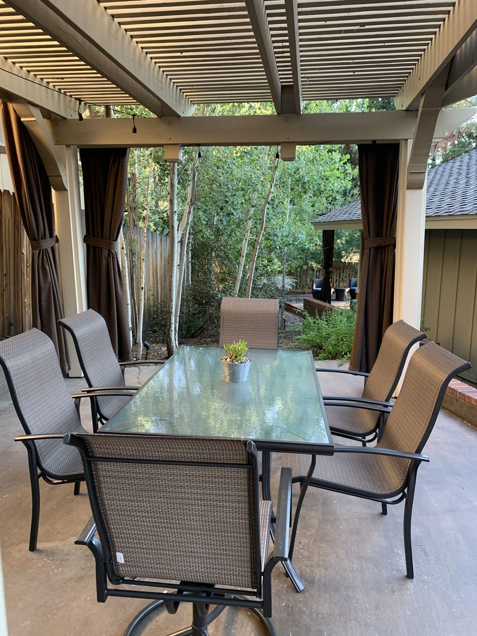 Outdoor dining