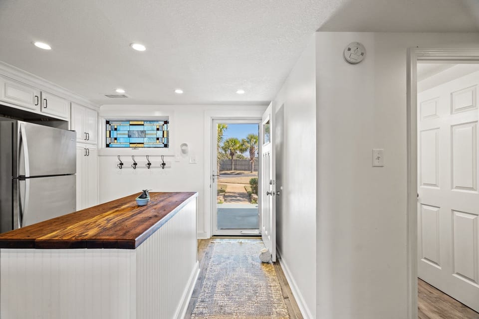 4-web-or-mls-22400-front-beach-rd-69