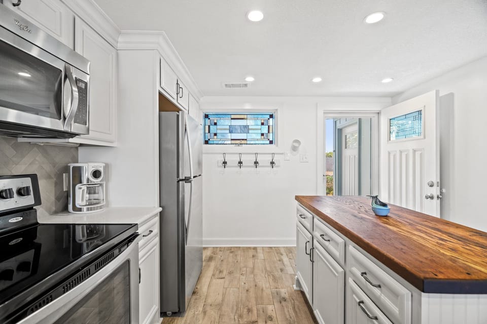 7-web-or-mls-22400-front-beach-rd-69