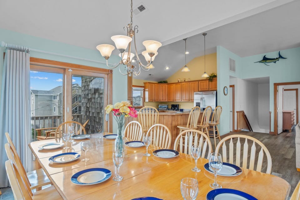 Surf or Sound Realty - 927 - Sunshine Daydream - Dining Area -3