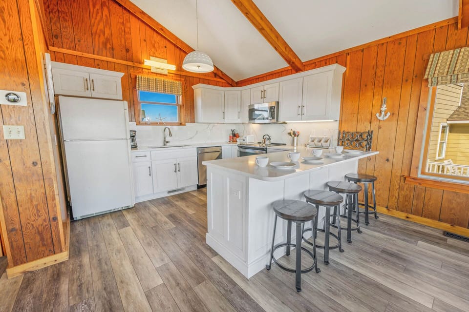 Surf or Sound Realty - 930 - I Left my heart in Avon - Kitchen -1