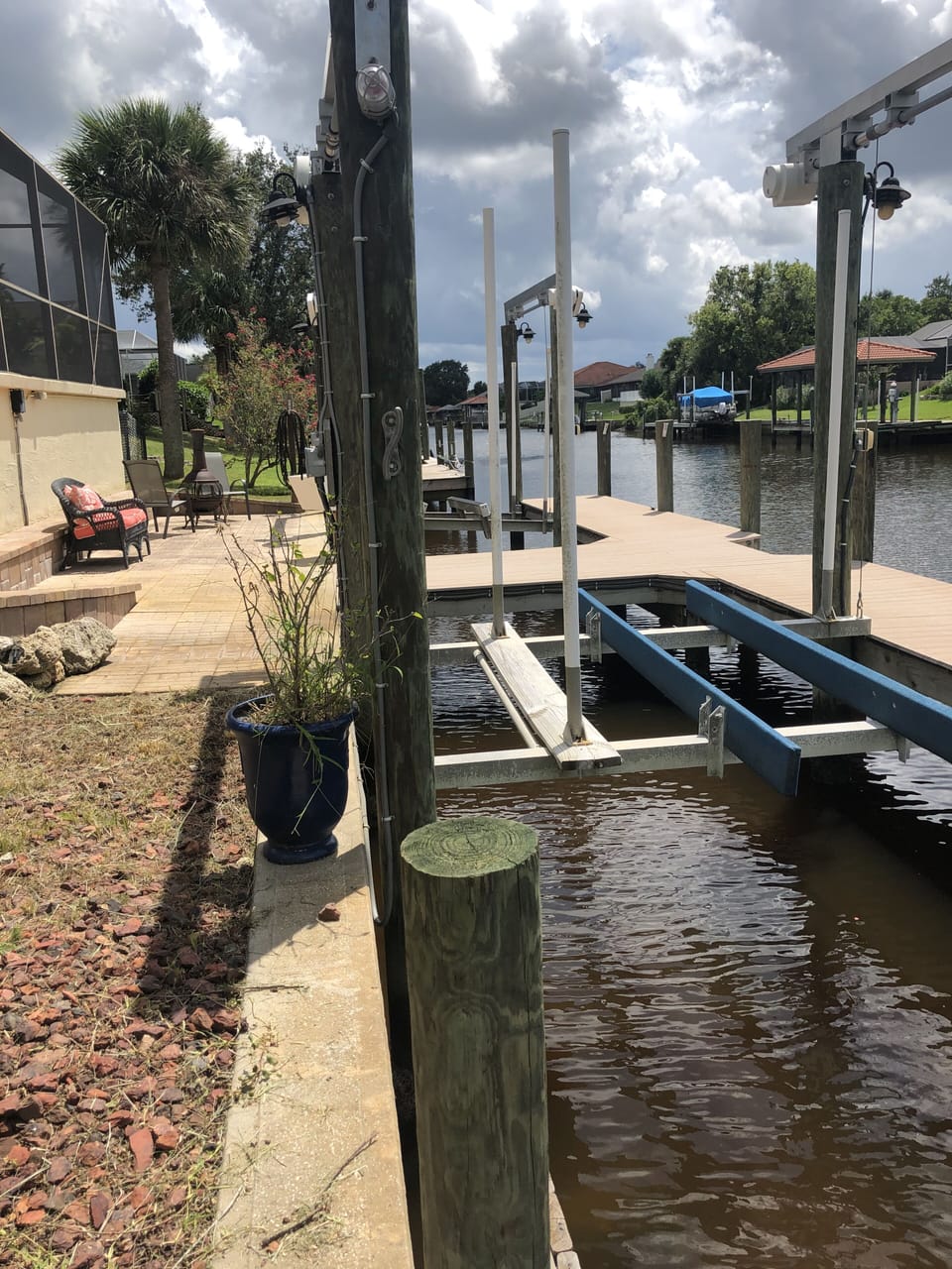 boating dock with lift 