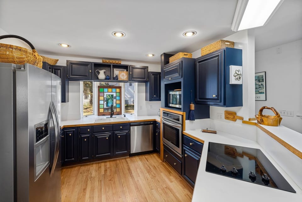 Kitchen with all necessities...