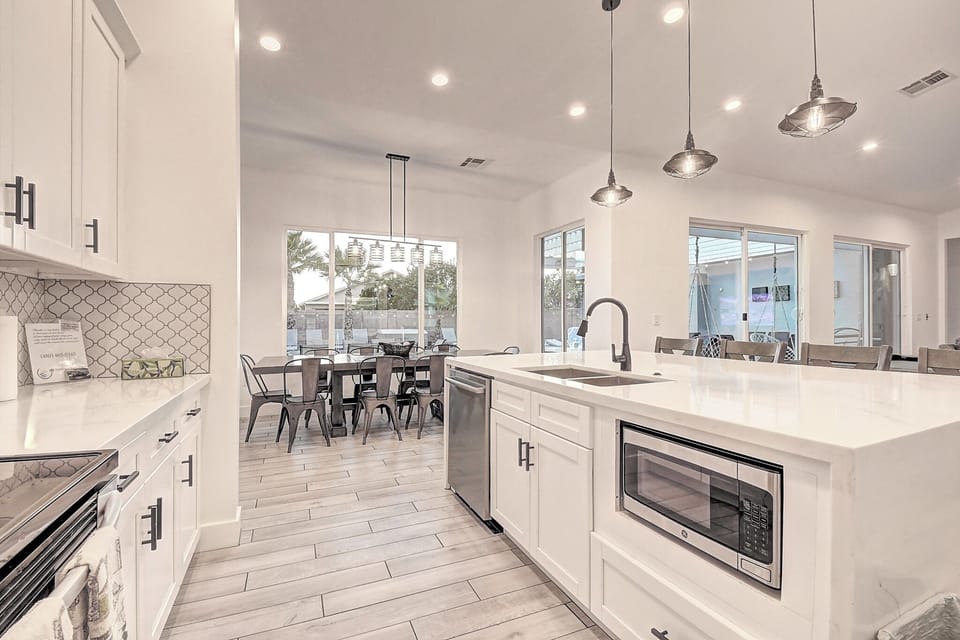 Modern Chef's Kitchen with $10,000 fridge and Bosch 3 level dishwasher
