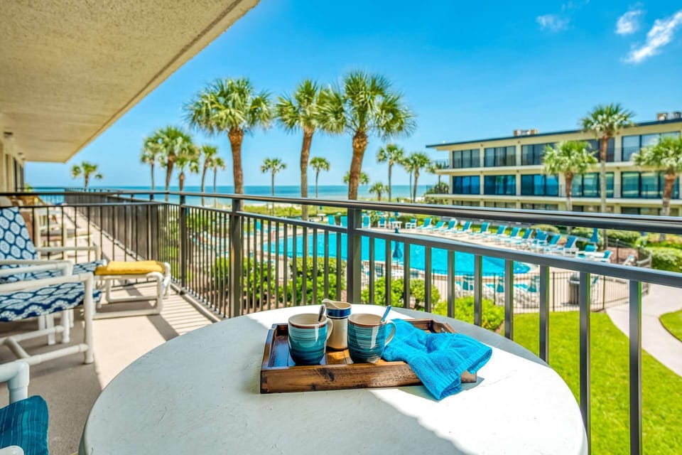 Grandma's Rest provides beautiful balcony views.