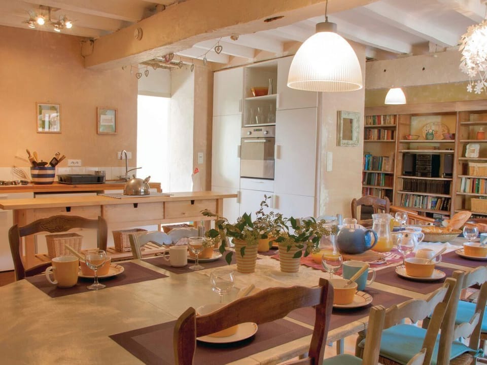 Dinning area for 10-12 poeple