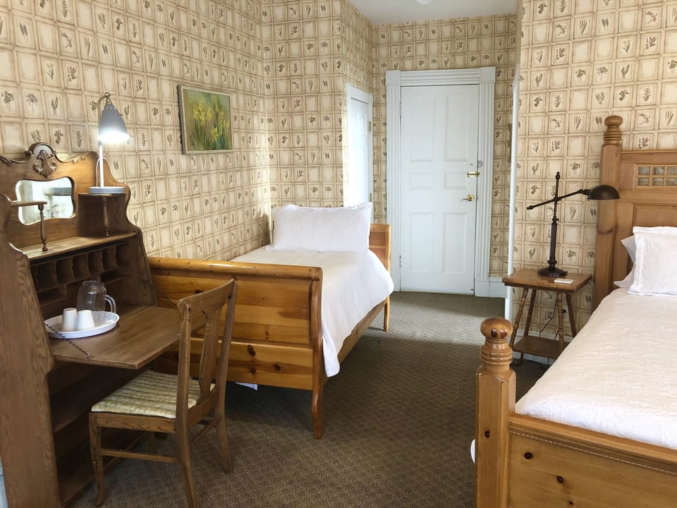 Room 2: alternate view