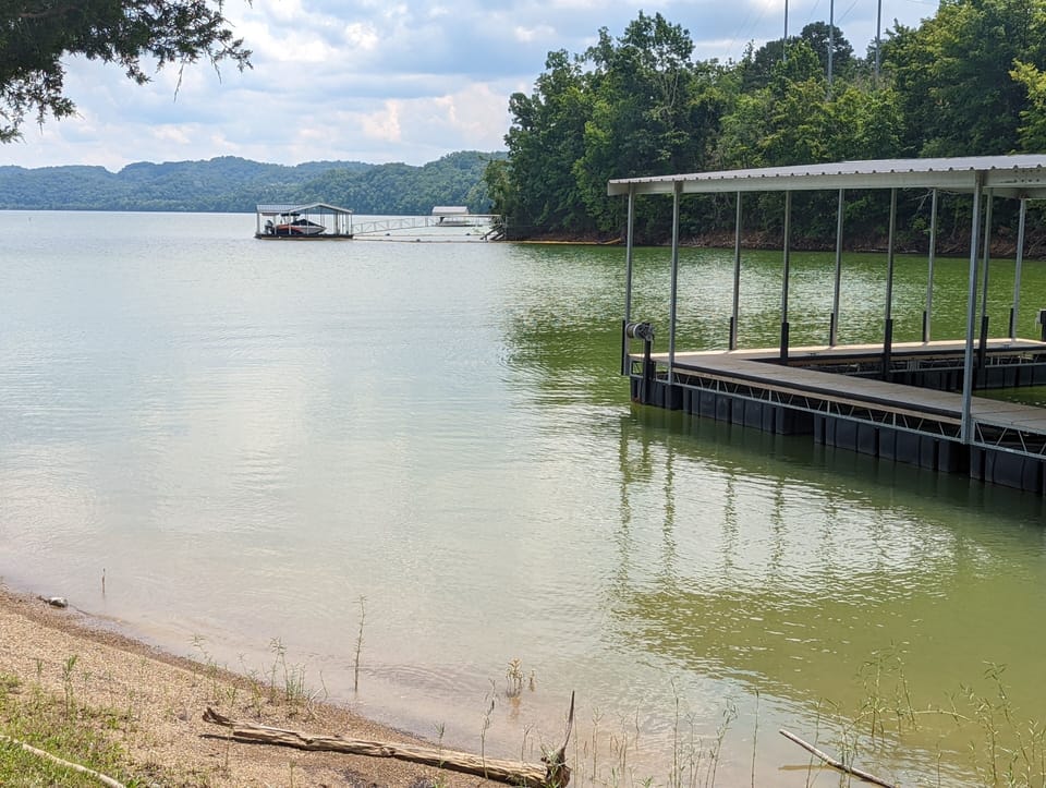 Easy access for kayaks or swimming 