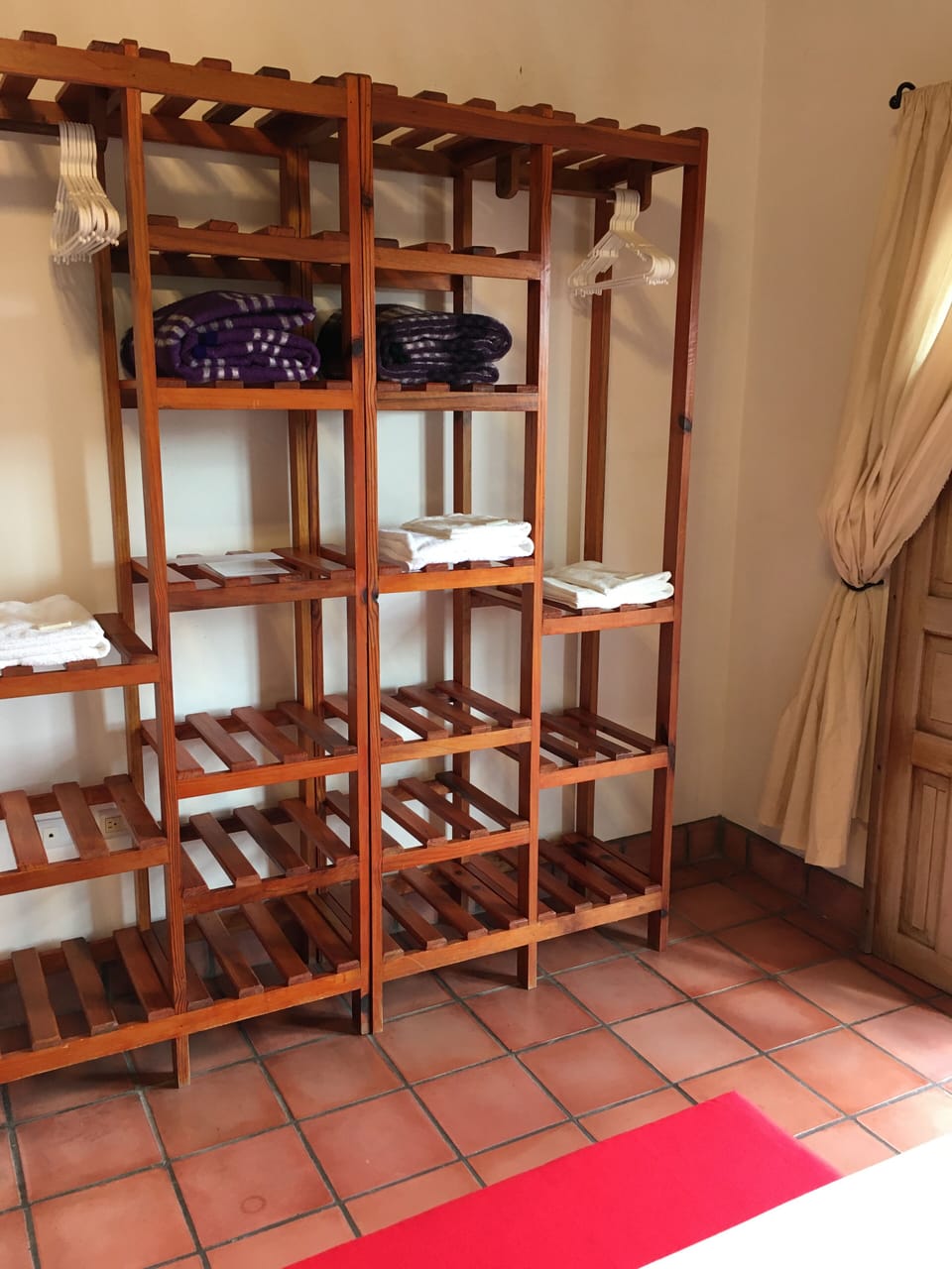 Oversize closet w/ plenty of storage space 