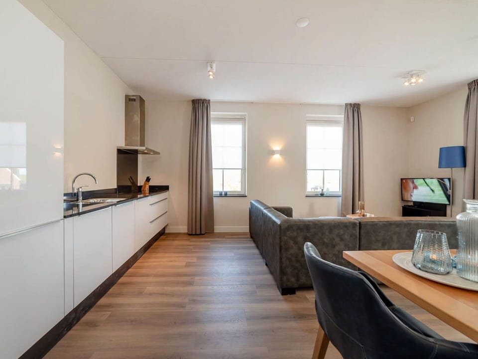 Room, Property, Furniture, Building, Interior Design, Floor, House, Ceiling, Wood Flooring, Architecture