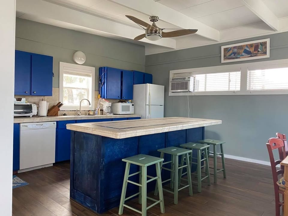 Beautiful and newly made kitchen island to add a luxe feature in the kitchen!