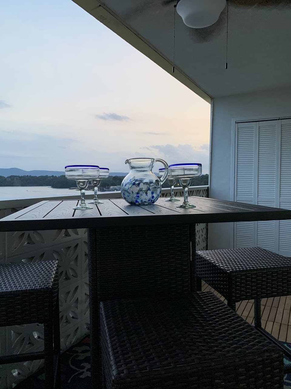 Margarita's on the balcony anyone?