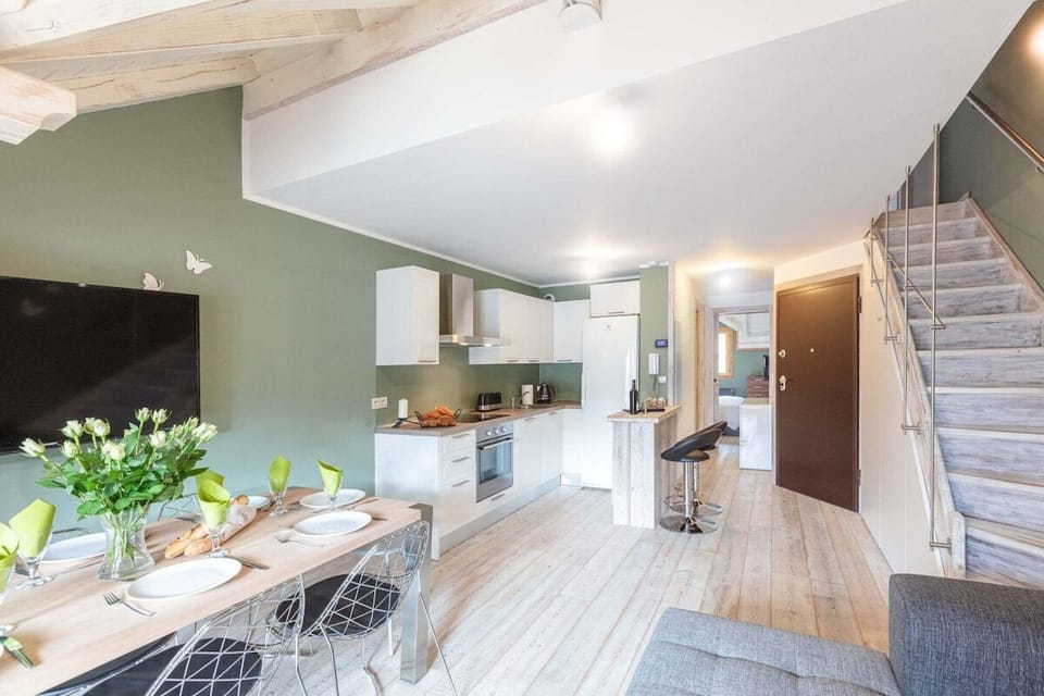Open plan kitchen/dining area