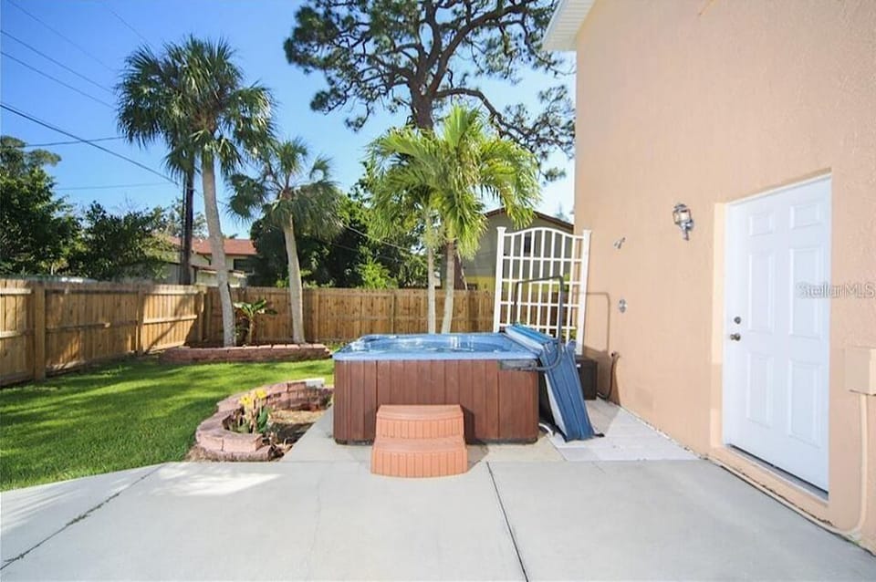 Outdoor patio and hot tub