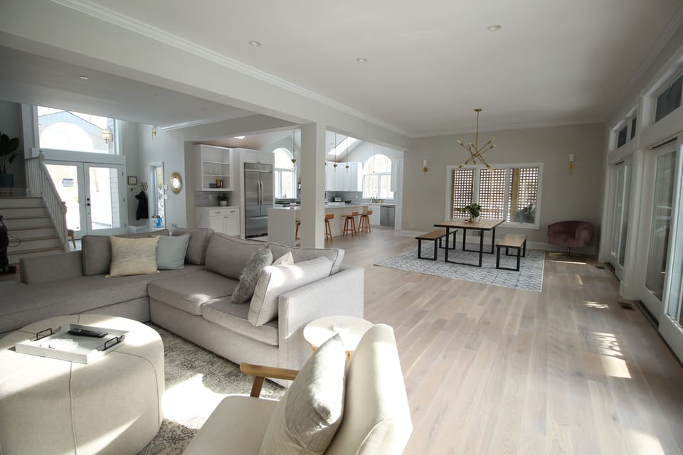 Main level wide 