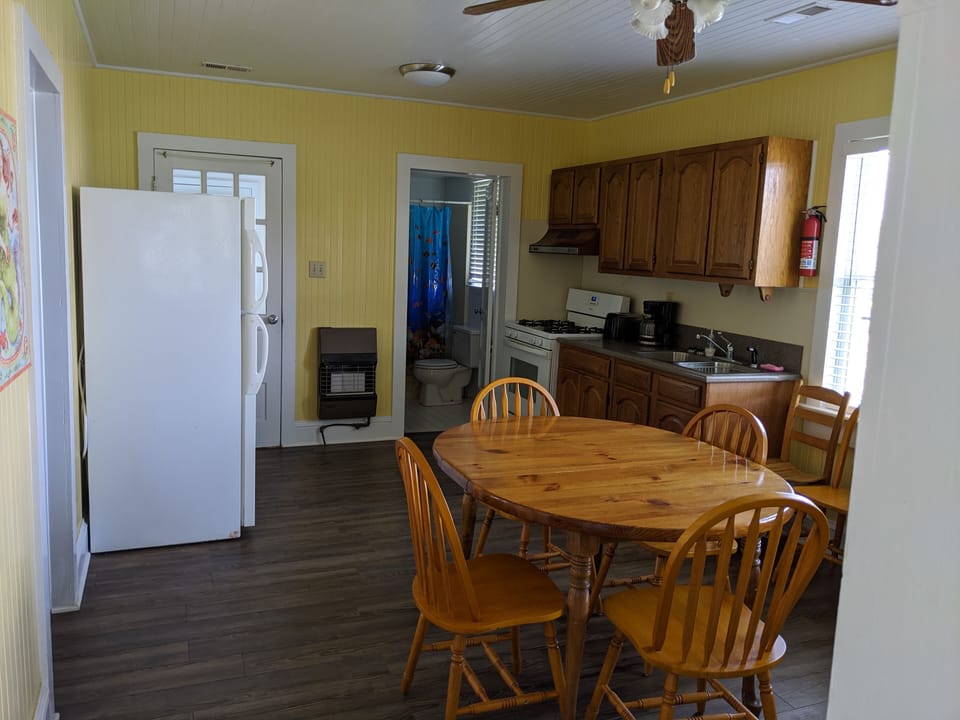 Full Kitchen 