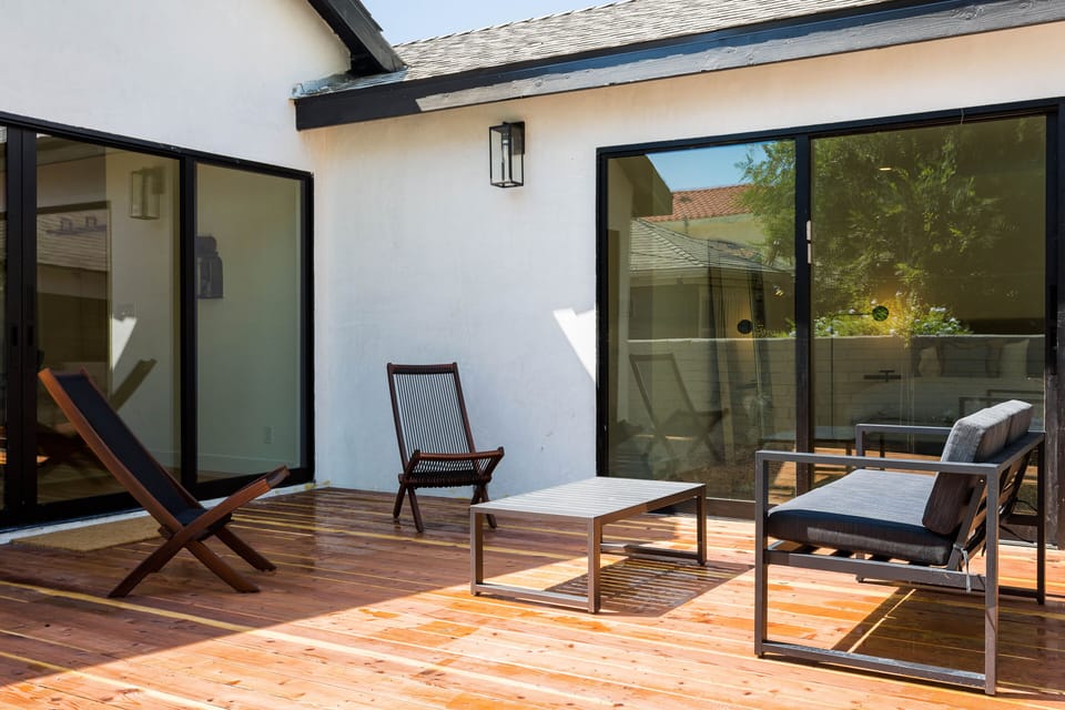 Exterior Dining set with 6 chairs has been added more recently