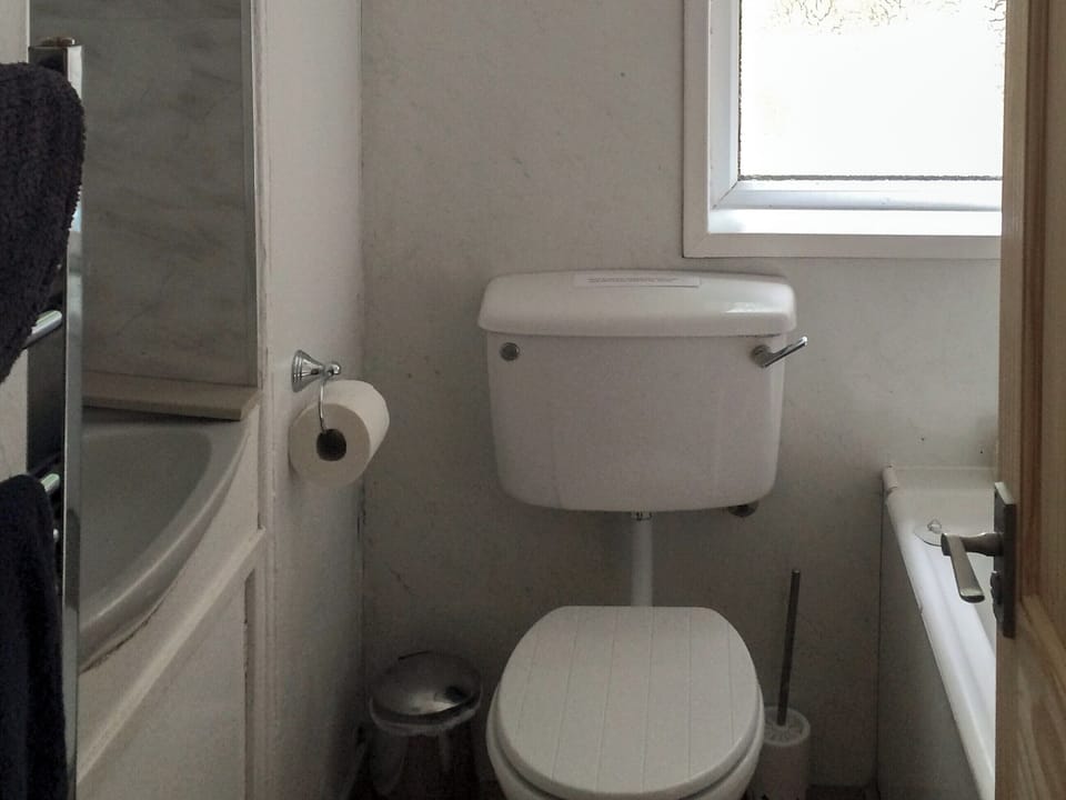 Bathroom | Cauldside West Cottage, Dunbar