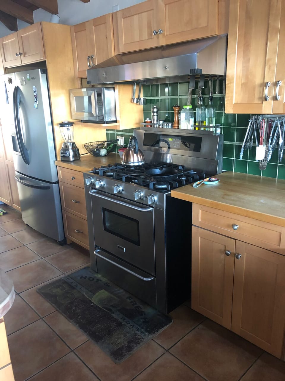 Well equipment kitchen , 2 refrigerators.
