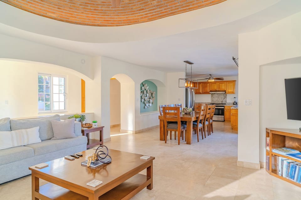Living and dining area