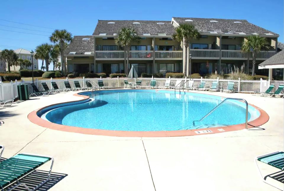 Seascape Lakefront Villas Pool