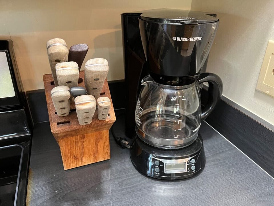 Kitchen amenities