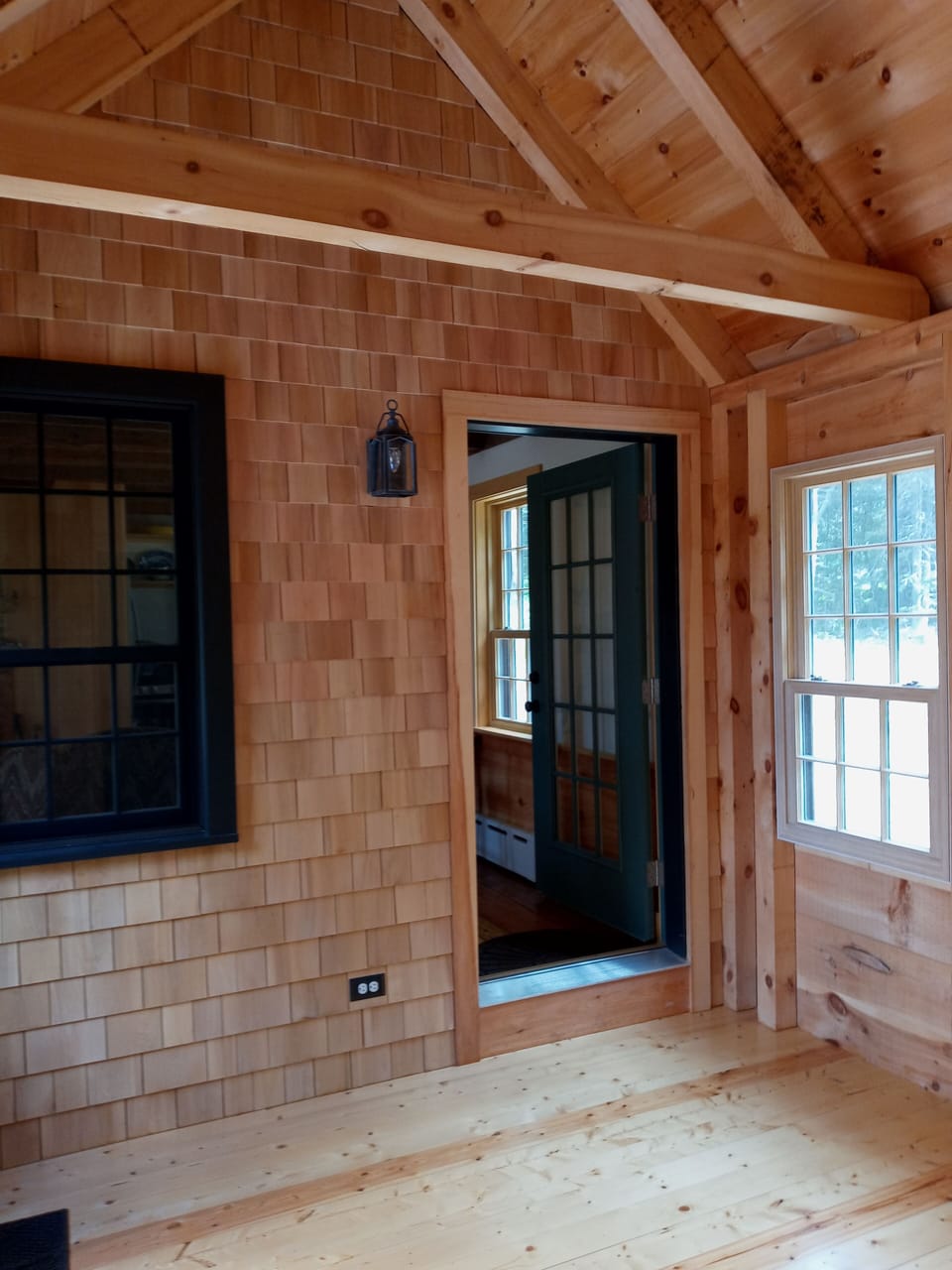 breezeway porch to attached 1 car garage