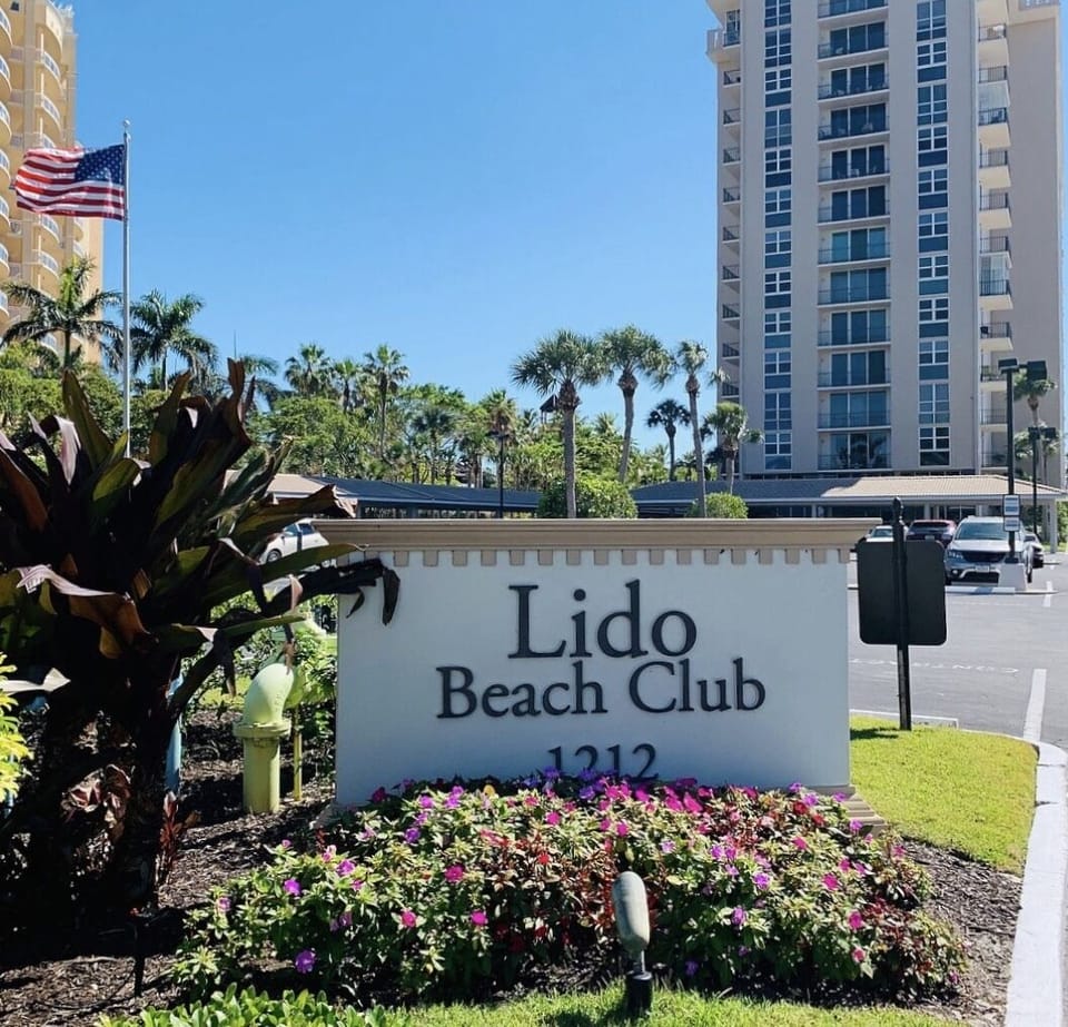 LIDO BEACH CLUB