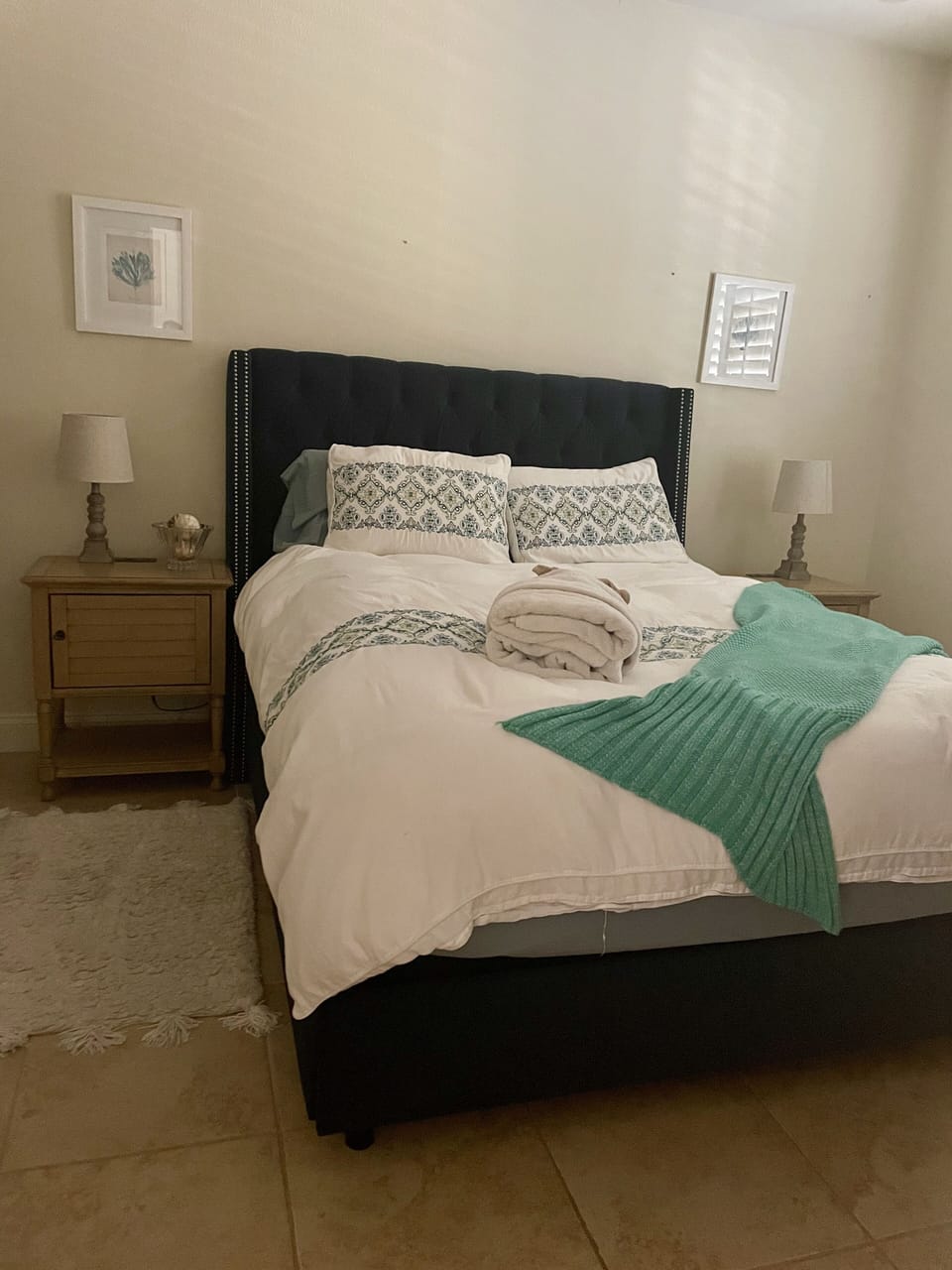Entry angle of queen bedroom