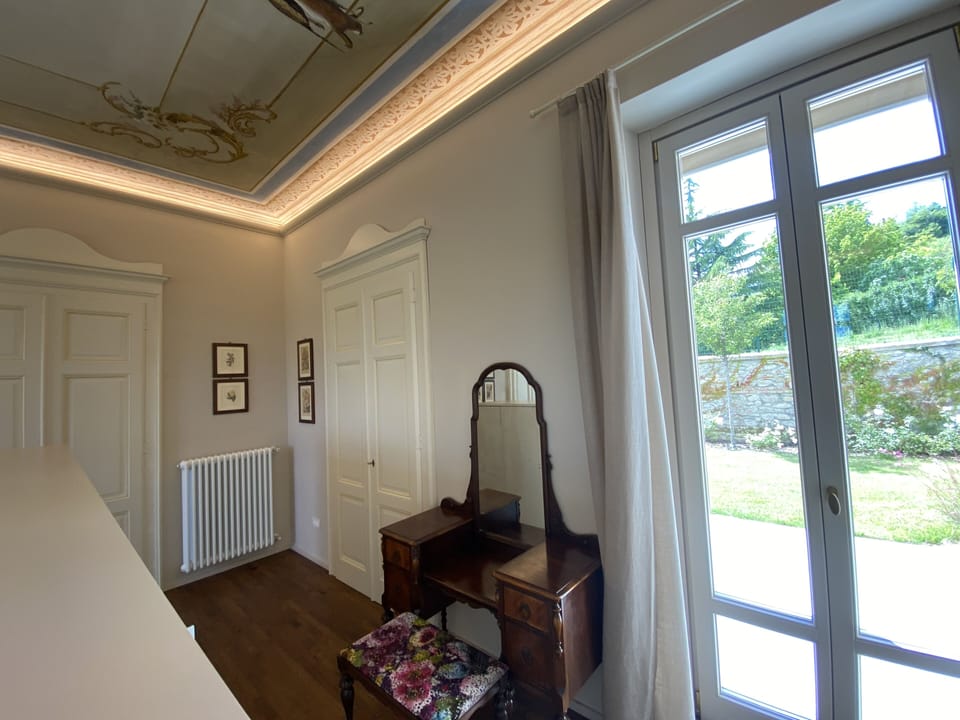 Suite's Antique furniture